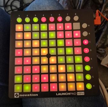 Novation Launchpad Mini - MIDI Controller beschikbaar voor biedingen