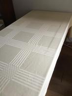 Nieuw!!Damast tafelkleed 2.70 x 1.38, Huis en Inrichting, Keuken | Textiel, Ophalen of Verzenden, Zo goed als nieuw, Tafelkleed of Tafelzeil