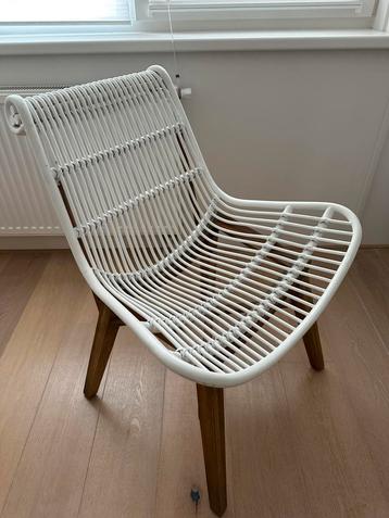 ZGAN! Toffe witte rieten / rotan / teak stoel fauteuil  beschikbaar voor biedingen
