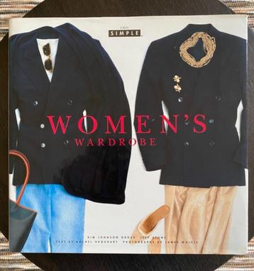 Chic Simple: Women's Wardrobe beschikbaar voor biedingen