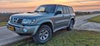 Nissan patrol y61 luxury  automaat, Auto's, Automaat, Beige, 4 cilinders, 2500 kg