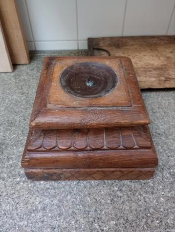 Oude houten poer beschikbaar voor biedingen