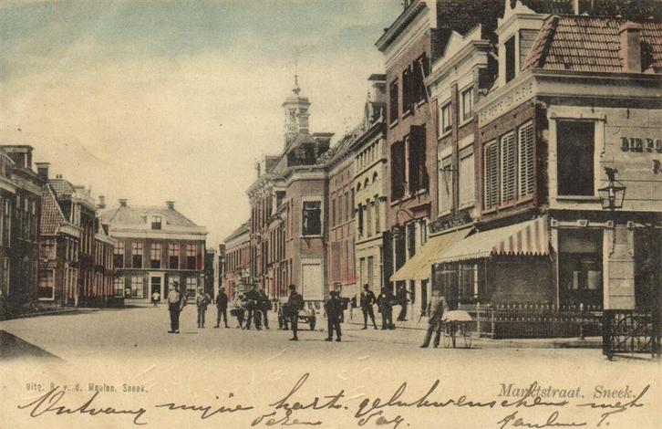 Marktstraat. Sneek. - volk Hotel de Wijnberg - 1903 gelopen, Verzamelen, Ansichtkaarten | Nederland, Ongelopen, Friesland, Voor 1920