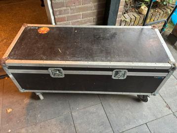 Hardware Flightcase 117x47x56 beschikbaar voor biedingen