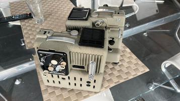 2x Eumig 8 projector met veel accessoires beschikbaar voor biedingen