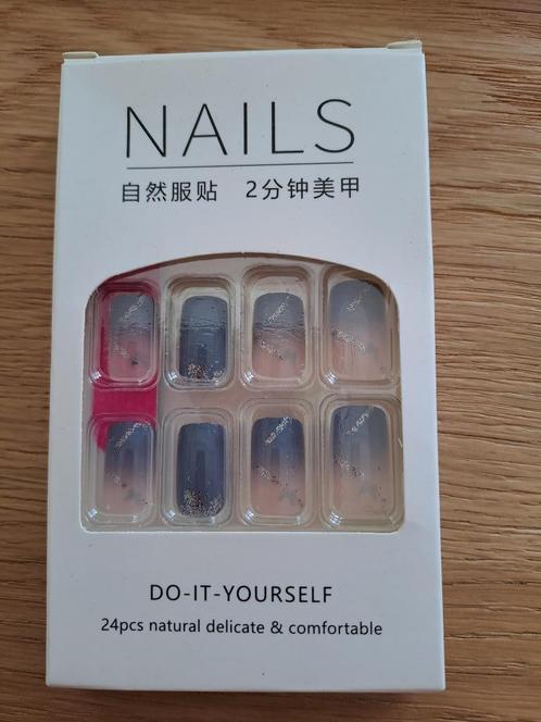 kunstnagels, blauw, roze met zilver, Sieraden, Tassen en Uiterlijk, Uiterlijk | Lichaamsverzorging, Nieuw, Overige typen, Ophalen of Verzenden