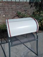 Brabantia Brood trommel. Kleur: Wit met rode bies., Ophalen of Verzenden, Zo goed als nieuw