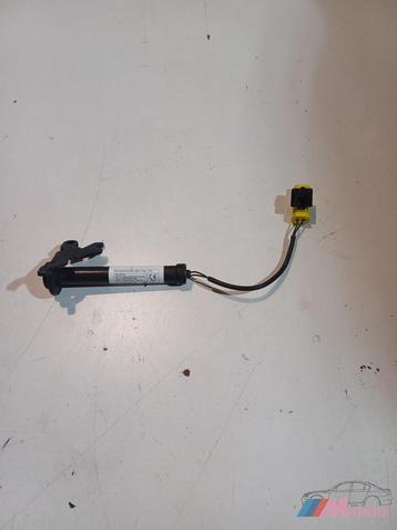 BMWf40 1 SERIE MOTORKAPACTUATOR links  artikelnr 7450943 beschikbaar voor biedingen