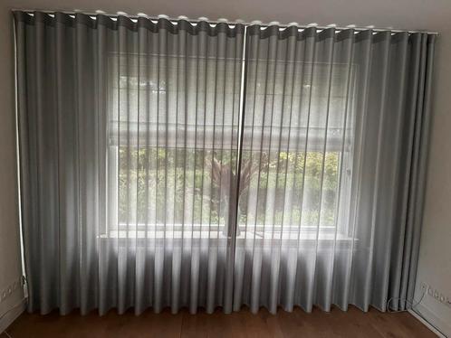 Grijze waveplooi gordijnen breed 348cm hoog 247cm met Rails, Huis en Inrichting, Stoffering | Gordijnen en Lamellen, Gebruikt