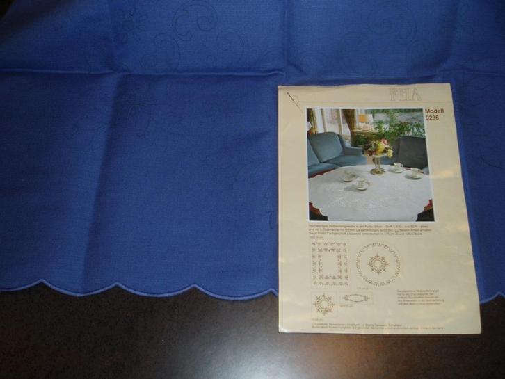 borduren tafellaken blauw wit grijs bedrukt, Hobby en Vrije tijd, Borduren en Borduurmachines, Nieuw, Patroon, Verzenden