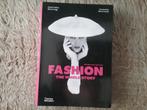 Fashion  - the whole story (2013 mode geschiedenis 576 blz), Boeken, Mode, Ophalen of Verzenden, Gelezen, Mode algemeen