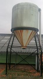 kunstmestsilo, Januari, Meerdere dieren