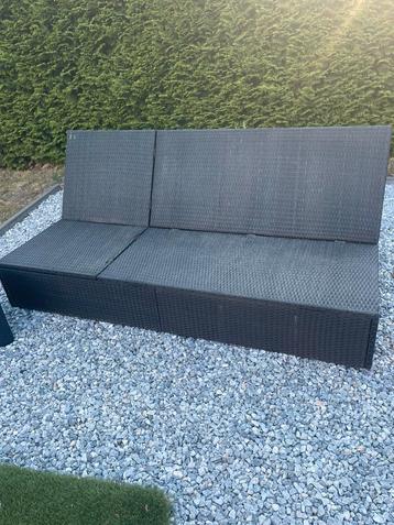 2 persoons ligbed voor in de tuin beschikbaar voor biedingen