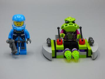 lego 7049 Alien Striker beschikbaar voor biedingen