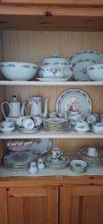 Antiek servies met roosjes - compleet: Freiberger porzellan, Ophalen