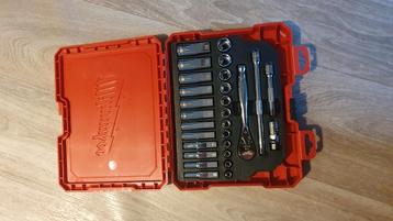 Milwaukee 1/4 doppenset met ratel NIEUW beschikbaar voor biedingen