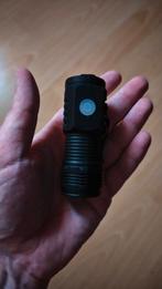 Compacte krachtige zaklamp, Ophalen of Verzenden, Zo goed als nieuw, Accu