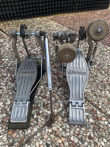 Dubbel baspedaal Sonor + gratis bekkenstandaard €45 beschikbaar voor biedingen