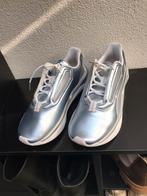 Mooie 1 uurtje gedragen PUMA LQCELL zilverkleur sneakers 38, Sport en Fitness, Basketbal, Ophalen of Verzenden, Zo goed als nieuw