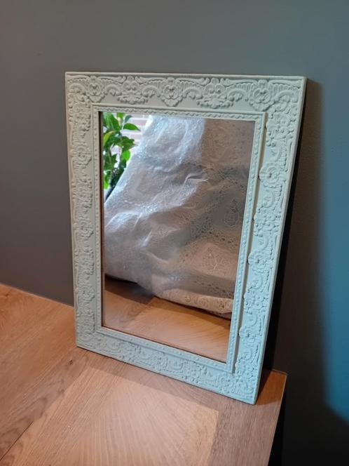 Spiegel met mooie details, Huis en Inrichting, Woonaccessoires | Spiegels, Zo goed als nieuw, Minder dan 50 cm, Minder dan 100 cm