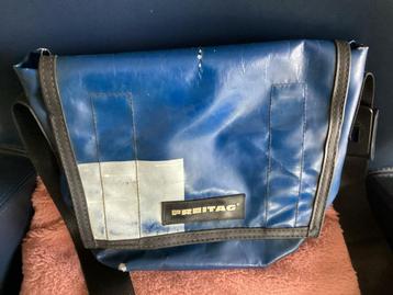 Freitag tas blauw/wit - met karakter! beschikbaar voor biedingen