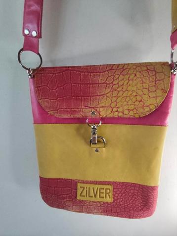 Zilver, roze-gele uniseks leren schoudertas, 28x21 cm  beschikbaar voor biedingen
