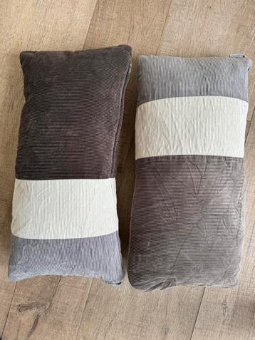 Set van 2 rib kussens grijs/ wit- merk Zuiver beschikbaar voor biedingen