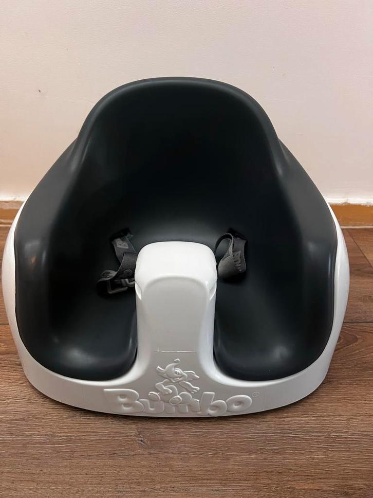 Bumbo Multi Seat - Slate Grey (multi + floor seat), Kinderen en Baby's, Kinderstoelen, Gebruikt, Overige typen, Afneembaar eetblad