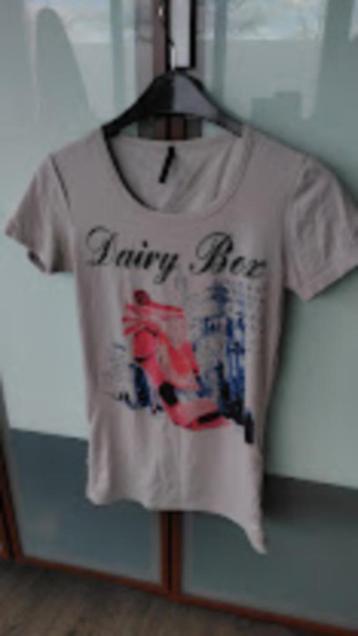 Dames modern TShirt beschikbaar voor biedingen