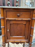 Vintage kastje Faux Bamboe nachtkastje met marmer, Huis en Inrichting, Ophalen, Gebruikt, Hout, 70 cm of meer