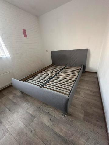Mooie tweepersoonsbed 140x200
