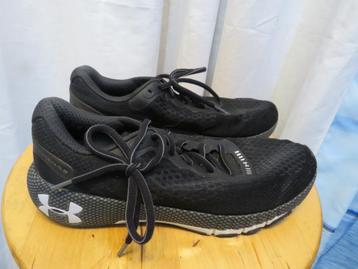 zwarte hardloopschoenen hovr machina 2 mt 45  under armour beschikbaar voor biedingen