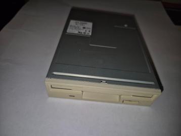 3½ inch FDD van Hitachi 1,4Mb beschikbaar voor biedingen