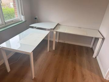 Design hoekbureau met glazen blad + ladenblok beschikbaar voor biedingen