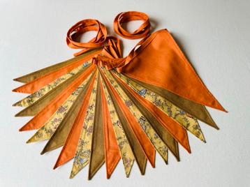 Handgemaakte vlaggenlijn “Butterscotch” , 20 vlaggen beschikbaar voor biedingen