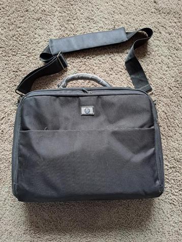 laptoptas beschikbaar voor biedingen