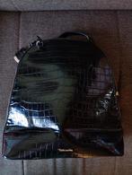 Zgan lak tas zwart rugtas tamaris, Ophalen of Verzenden, Zo goed als nieuw, 40 cm of meer, Overige merken