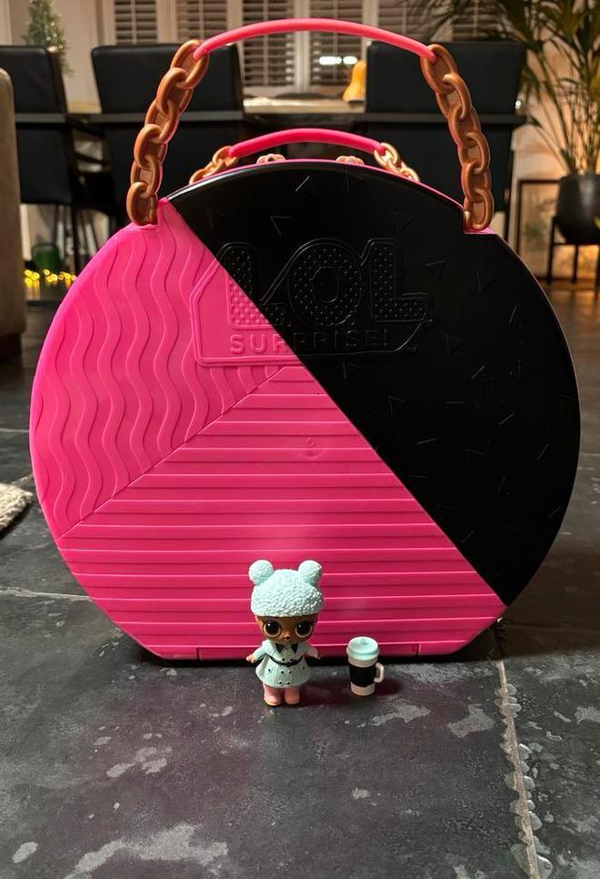Grote LOL Surprise speelgoed koffer salon met licht, Kinderen en Baby's, Speelgoed | Poppen, Gebruikt, Overige typen, Ophalen of Verzenden