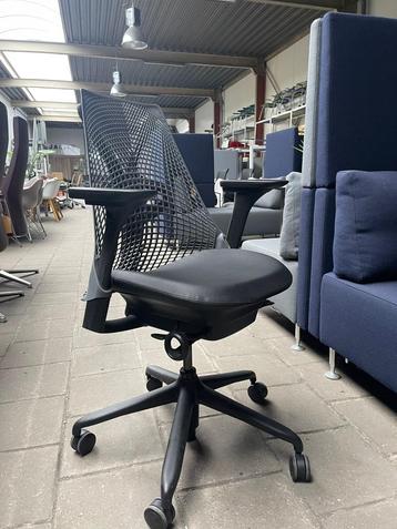 7x Herman Miller Sayl Bureaustoel Grijze Rug Zwart Skyleer beschikbaar voor biedingen