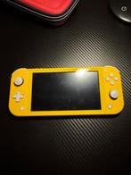 Nintendo Switch Lite with case, Ophalen of Verzenden, Zo goed als nieuw, Zonder controller, Switch Original