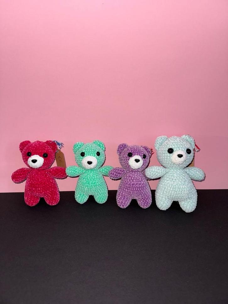 Zelf gehaakte mini beer, Hobby en Vrije tijd, Breien en Haken, Nieuw, Haken, Patroon of Boek, Ophalen of Verzenden