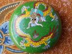 Drie oude Chinese cloisonne hangers met draken en vogels., Ophalen of Verzenden