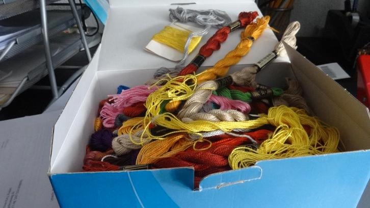 Borduur garen, Hobby en Vrije tijd, Borduren en Borduurmachines, Nieuw, Borduurgaren of Zijde, Ophalen of Verzenden