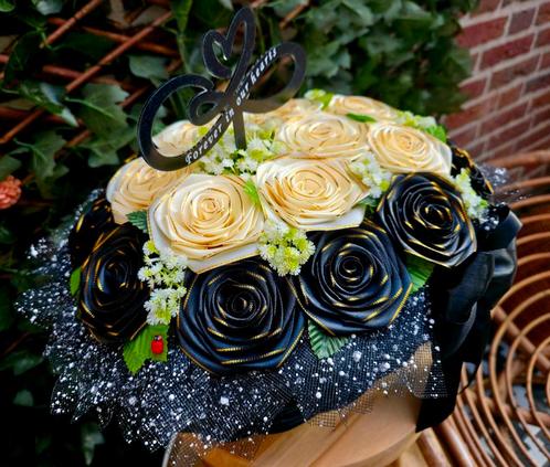 Grafdecoratie van satijnen bloemen-weerbestendig en stijlvol, Huis en Inrichting, Woonaccessoires | Kunstplanten en Kunstbloemen