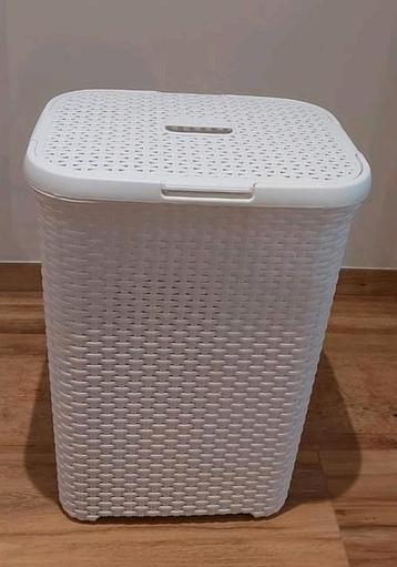 Curver wasmand met deksel - Wit beschikbaar voor biedingen