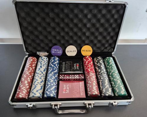 Pokerset 300 chips, Hobby en Vrije tijd, Gezelschapsspellen | Kaartspellen, Zo goed als nieuw, Ophalen