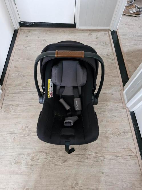 Nuna pipa next inclusief base (2022) draaibaar, Kinderen en Baby's, Autostoeltjes, Zo goed als nieuw, Overige merken, Isofix, Ophalen