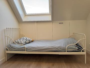 IKEA minnen bedframe met lattenbodem - afbeelding 1