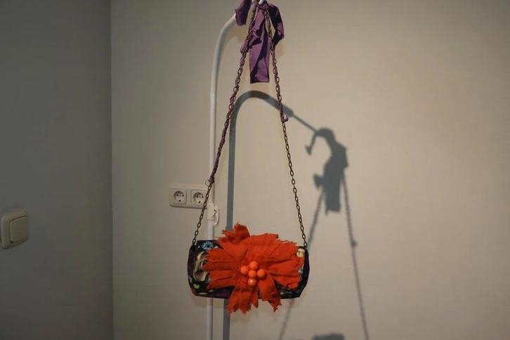 H&M X Lanvin tas bloemen print kralen bloem erop kleurrijk, Sieraden, Tassen en Uiterlijk, Tassen | Damestassen, Zo goed als nieuw