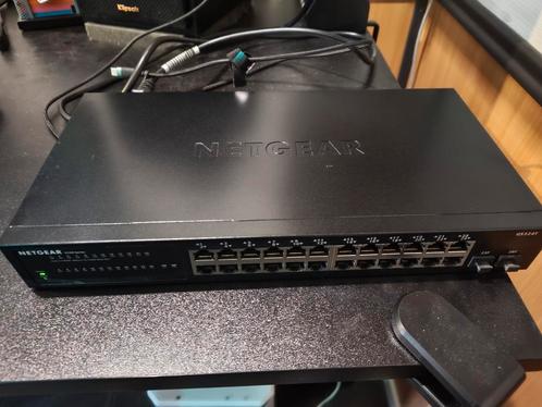 Netgear GS324t switch 24 ports gigabit 2x sfp, Computers en Software, Netwerk switches, Zo goed als nieuw, Ophalen